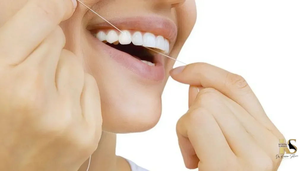 خيط تنظيف الأسنان
